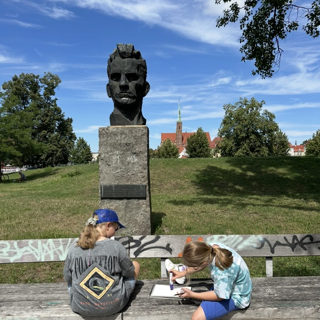artystyczne letnie postać młodzież rysunkowe półkolonie wakacyjne Wrocław pracownia otwarta 2025